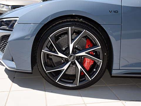 2022�� V10 Coupe performance