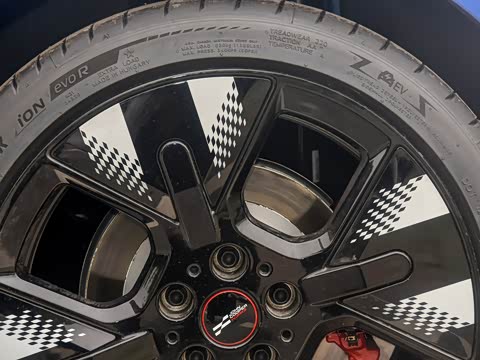 2025�� JOHN COOPER WORKS