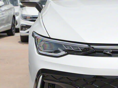 2025�� �Ŀ�� 300TSI R-Line