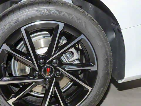 2025�� 2.0T ������