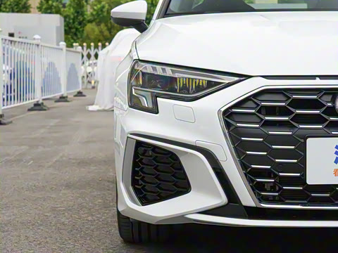 2023�� �Ŀ� A3L Limousine 35 TFSI ʱ���˶���