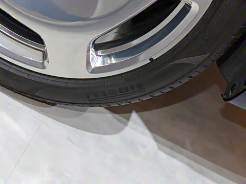 2023�� S 680 4MATIC ���ĸ߶��׷���˫ɫ