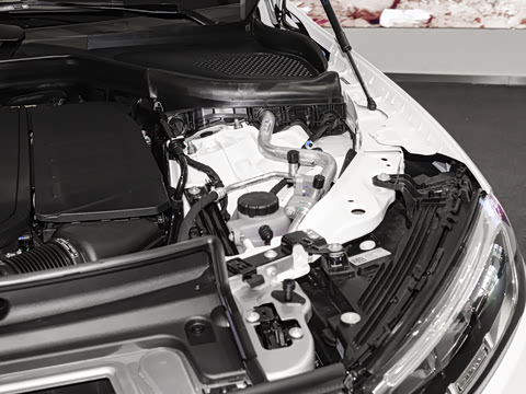 2025�� �Ŀ� GLC 260 L 4MATIC ������