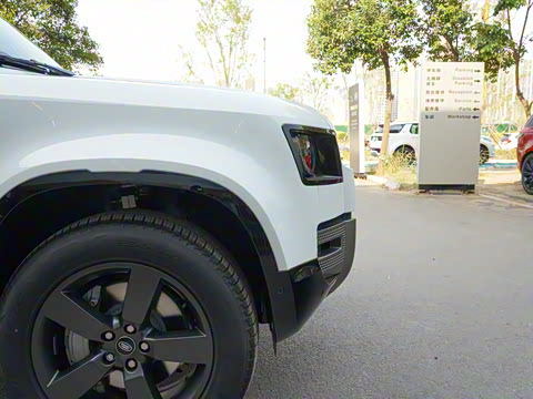 2023�� 110 3.0T P400 X-DYNAMIC HSE