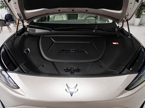 2025�� 735MAX 160kW