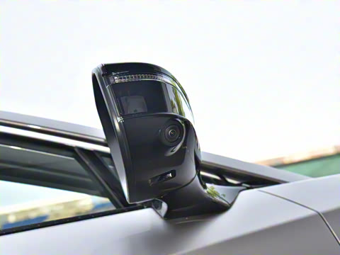 2025�� 550 PRO���а�