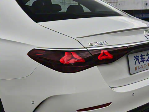 2025�� �Ŀ� E 260 �˶���