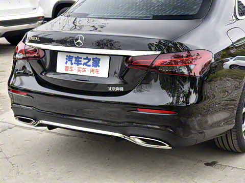 2022�� �Ŀ�� E 300 L �˶�������