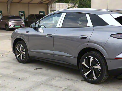 2025�� EV 605�캽Plus��