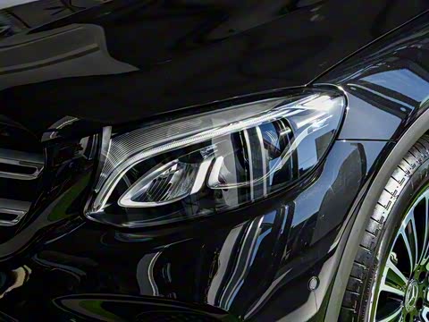 2019�� GLC 260 L 4MATIC ������