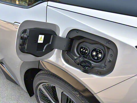 2025�� 550 PRO���а�