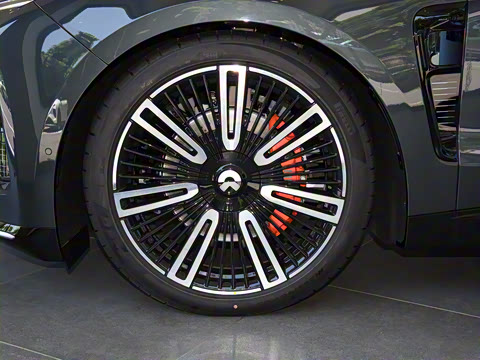 2025�� 102kWh ǩ����