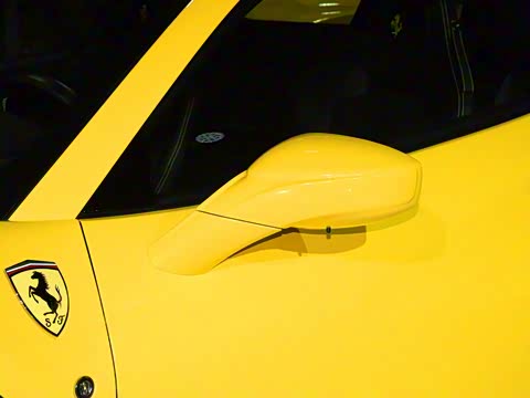 2020�� Spider 3.9T V8