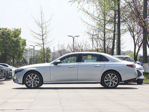 2025�� �Ŀ� E 300 L ʱ����