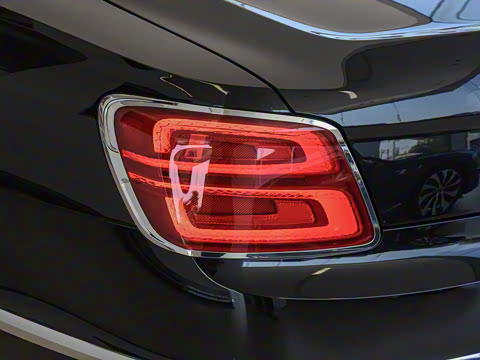 2024�� 4.0T V8 Mulliner