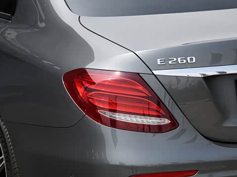 2020�� �Ŀ� E 260 �˶���