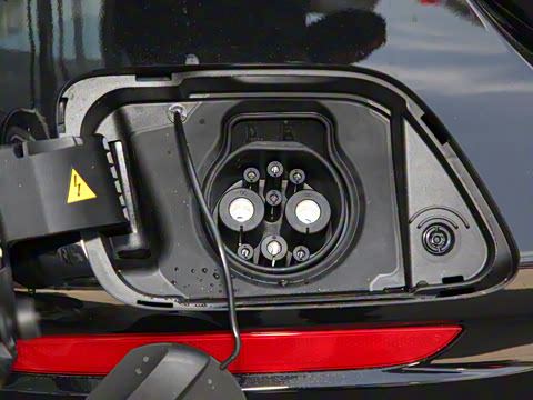 2022�� �Ŀ�� E 350 e L ���ʽ��϶����γ�