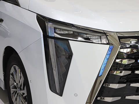 2025�� Ǭ��ϵ�� Ultra ͷ�Ȳ�