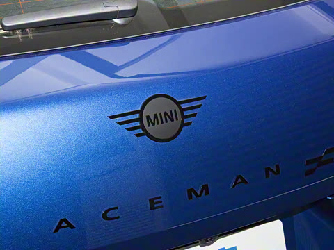 2025�� JOHN COOPER WORKS