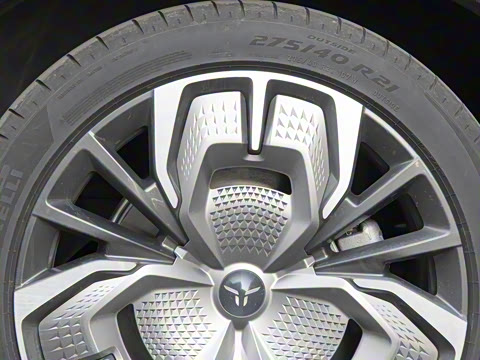 2025�� 680 Ultra������