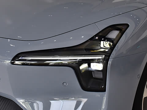 2025�� 600 �������� Max