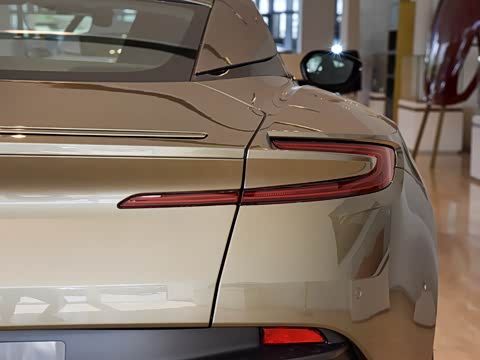 2019�� 4.0T V8 Coupe