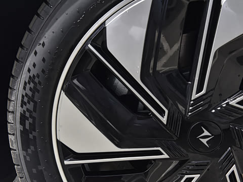 2025�� 210Ultra�Ǽݰ� 5��