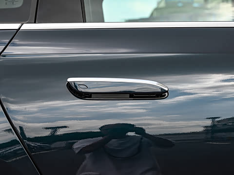 2025�� �Ŀ� E 300 L ʱ����