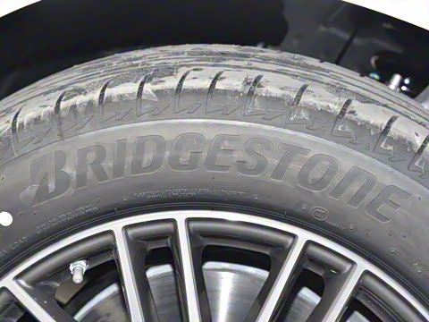 2025�� GLC 300 L 4MATIC ������ 7��