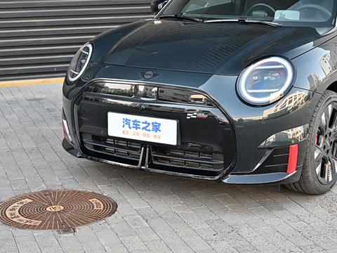 2025�� JOHN COOPER WORKS