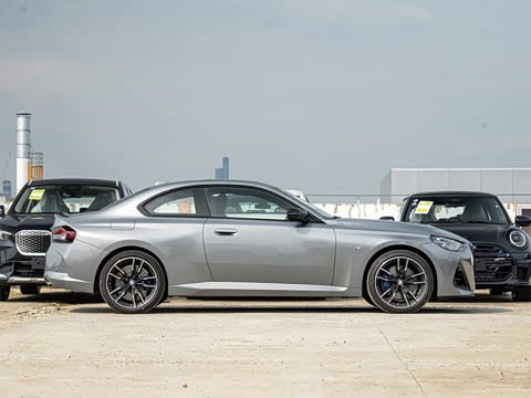 2025�� M240i xDrive