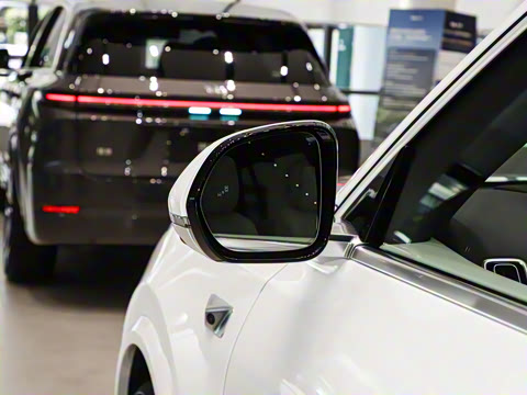 2025�� Ultra ���ܻ��°�