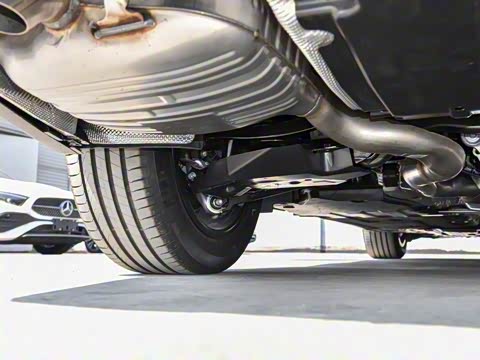 2025�� �Ŀ� E 260 L �˶���