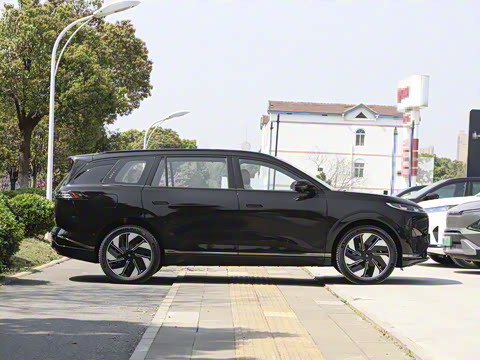 2025�� 636Max���Ȱ� 5��