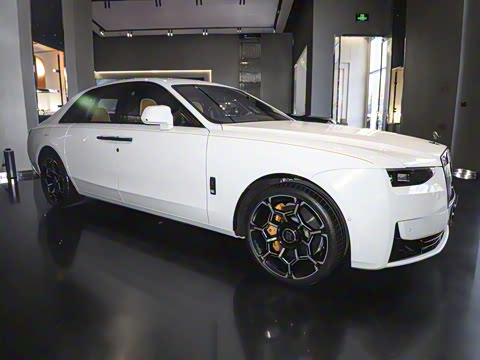 2025�� Black Badge