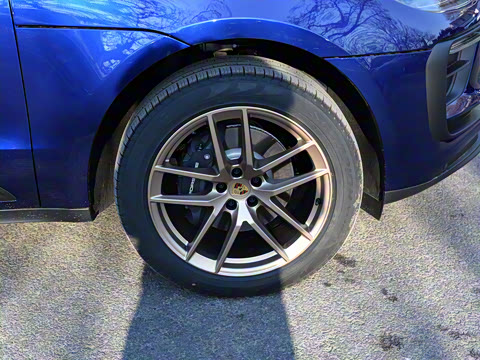 2022�� Macan 2.0T