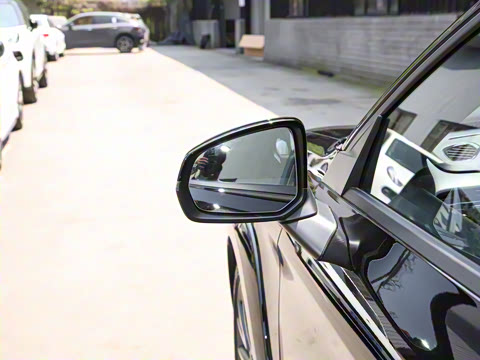 2022�� 2.0TD Plus