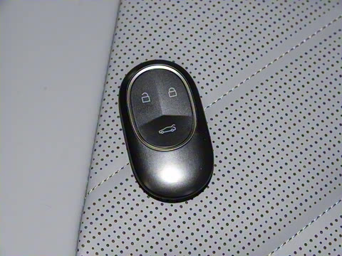 2025�� 75kWh Touring