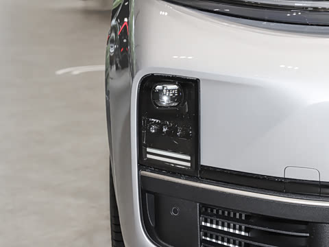 2025�� Ultra ���ܻ��°�