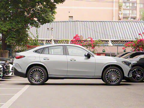 2025�� GLC 300 4MATIC ����SUV