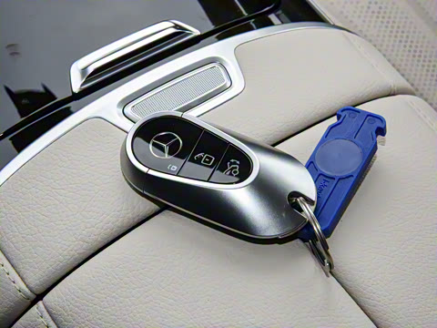 2022�� �Ŀ� S 400 L ������