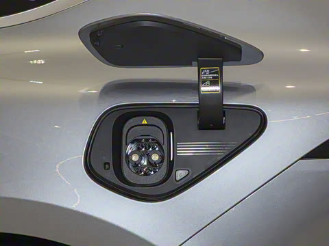 2025�� 102kWh ǩ����