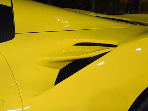 2020�� Spider 3.9T V8