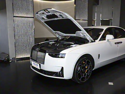 2025�� Black Badge