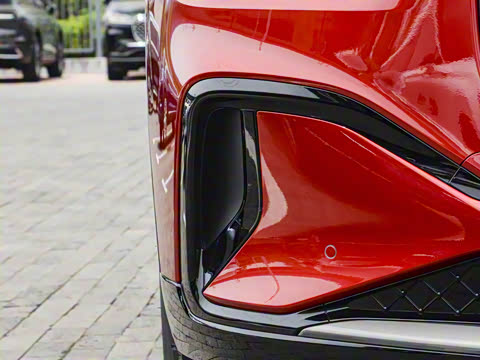 2025�� 2.0T ������������˹��