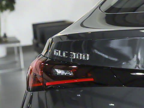 2025�� �Ŀ� GLC 300 4MATIC ����SUV