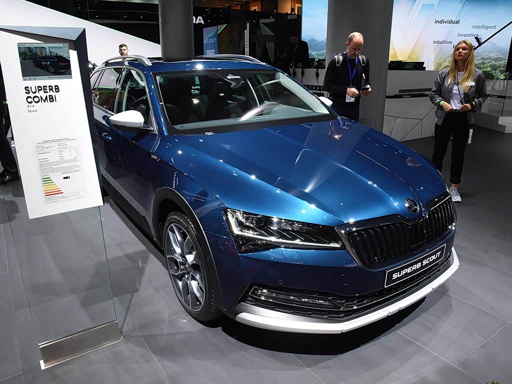 Skoda Superb I, Седан: фото поколения