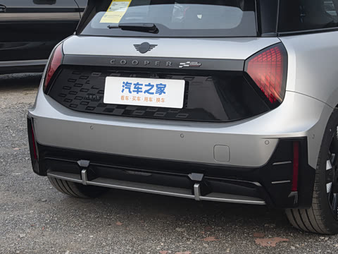 2025�� JOHN COOPER WORKS