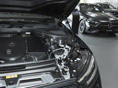 2025�� �Ŀ� GLC 300 4MATIC ����SUV