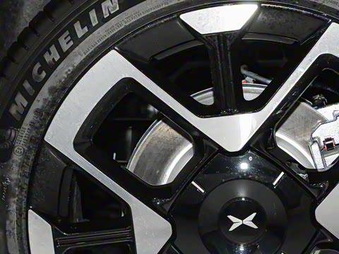 2025�� 702 �������� Max